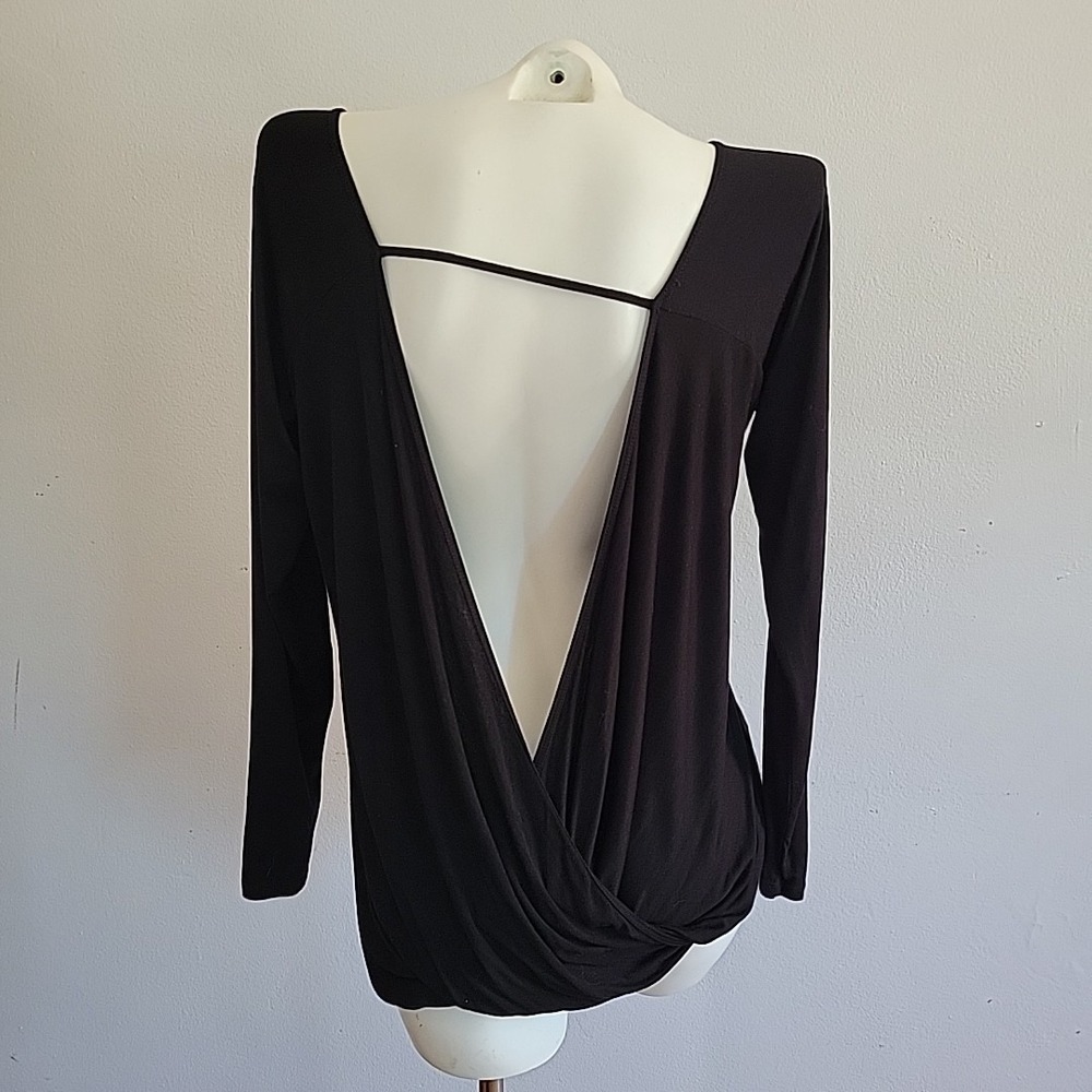Zyia Active Top Small Black Backless Twist‎ Long Sleeve Athleisure Basic Casual